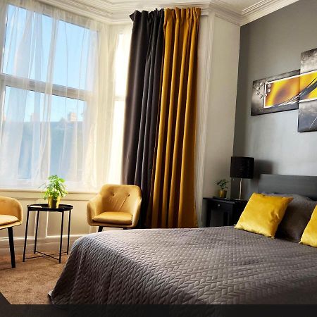 Priorswood House Apartment Taunton Bagian luar foto